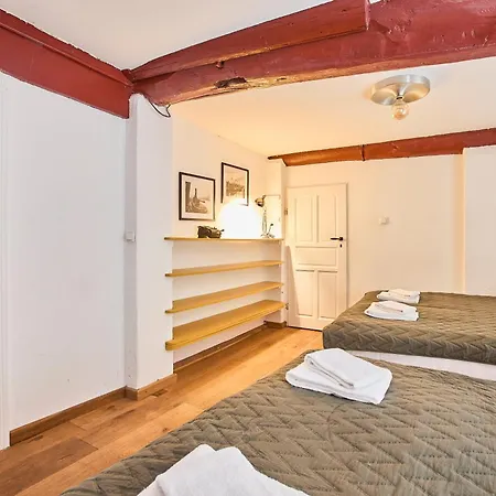 Holiday home Altes Faehrhaus & Baeckerhaus Wewelsfleth